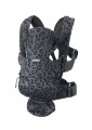 pol_pl_BABYBJORN-MOVE-3D-Mesh-nosidelko-Antracyt-Leopard-10022_18.jpeg